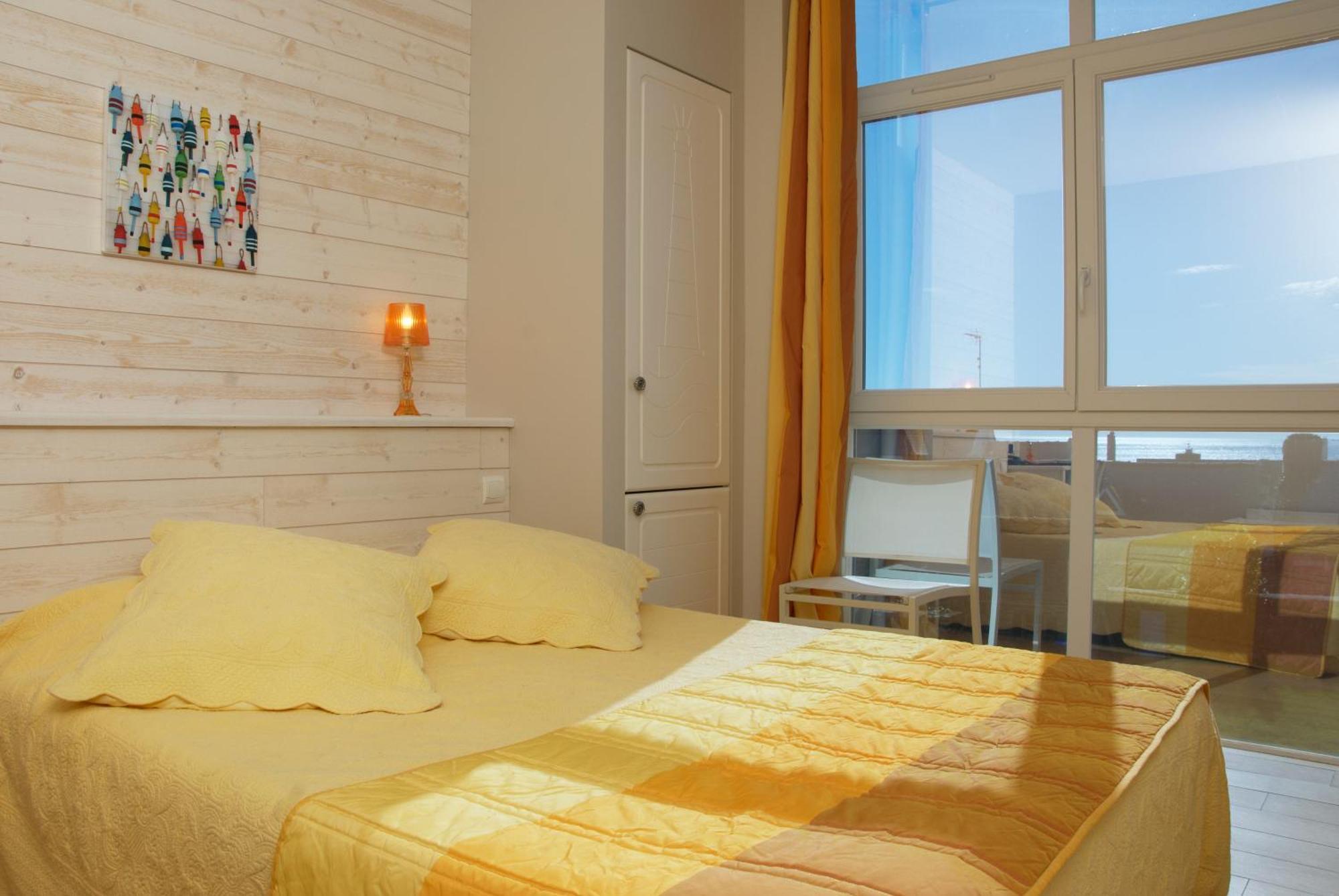 Logis Hotel Vent D'Iroise بلوغونفولان المظهر الخارجي الصورة